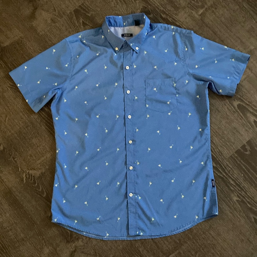 IZOD men’s shirt